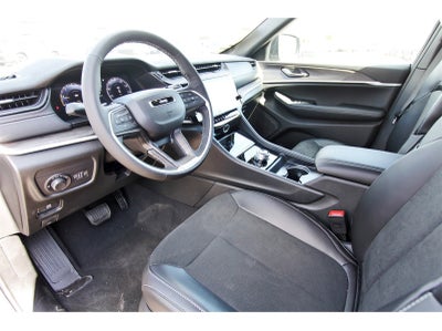 2026 Jeep Grand Cherokee Laredo Altitude 4x2