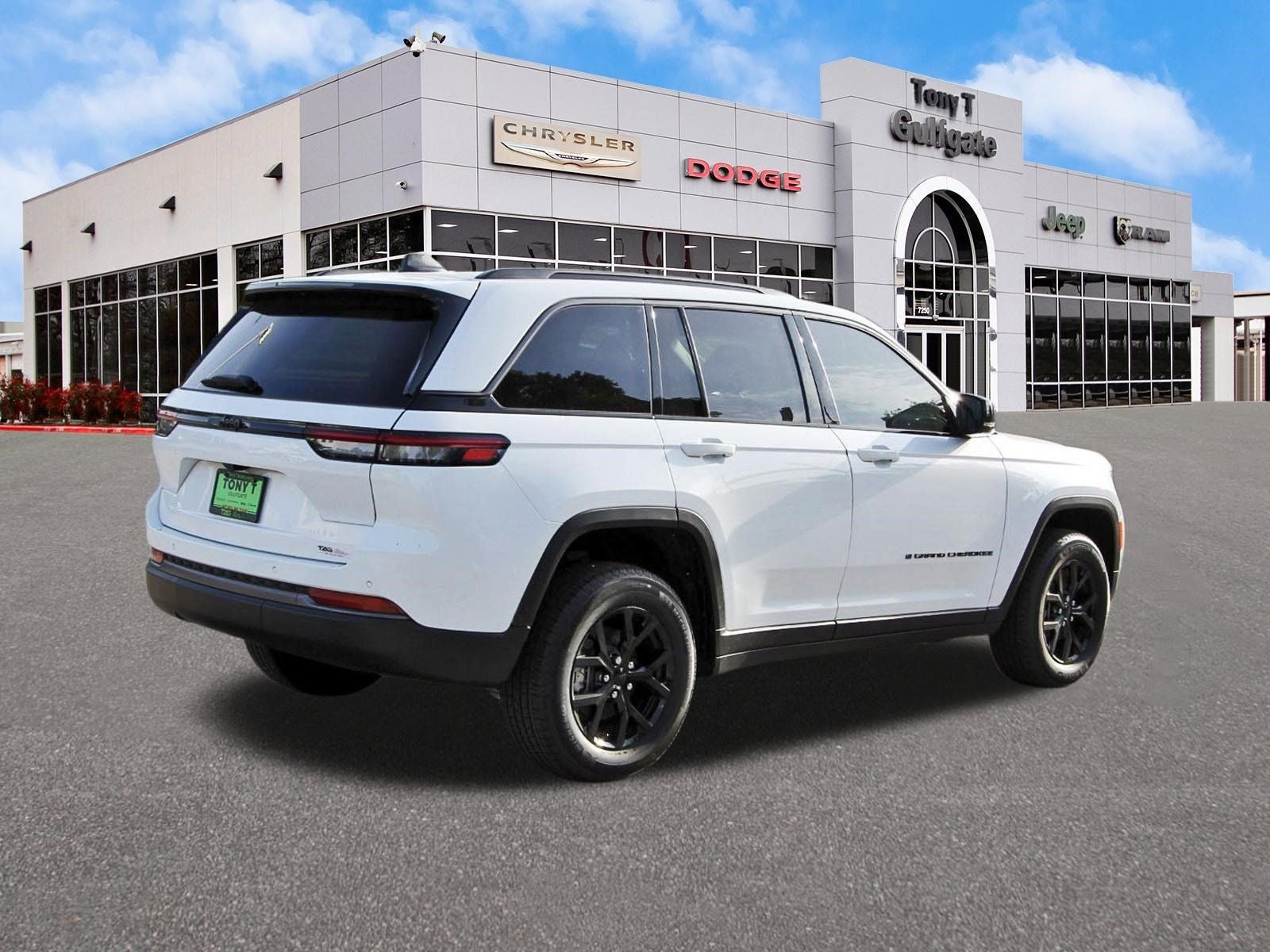 2026 Jeep Grand Cherokee Laredo