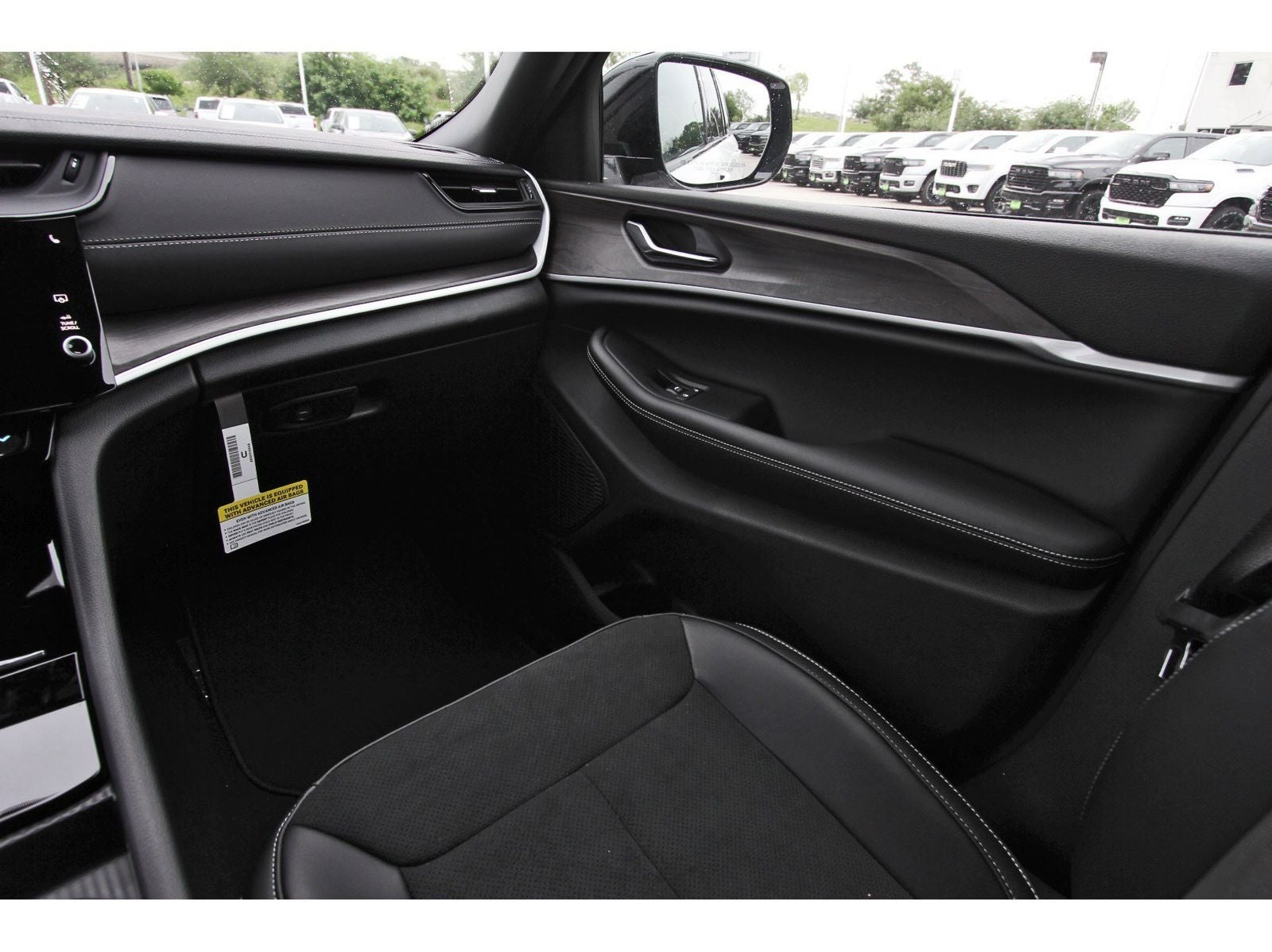 2026 Jeep Grand Cherokee Laredo Altitude 4x2