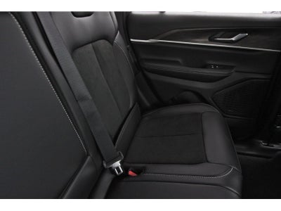 2026 Jeep Grand Cherokee Laredo Altitude 4x2