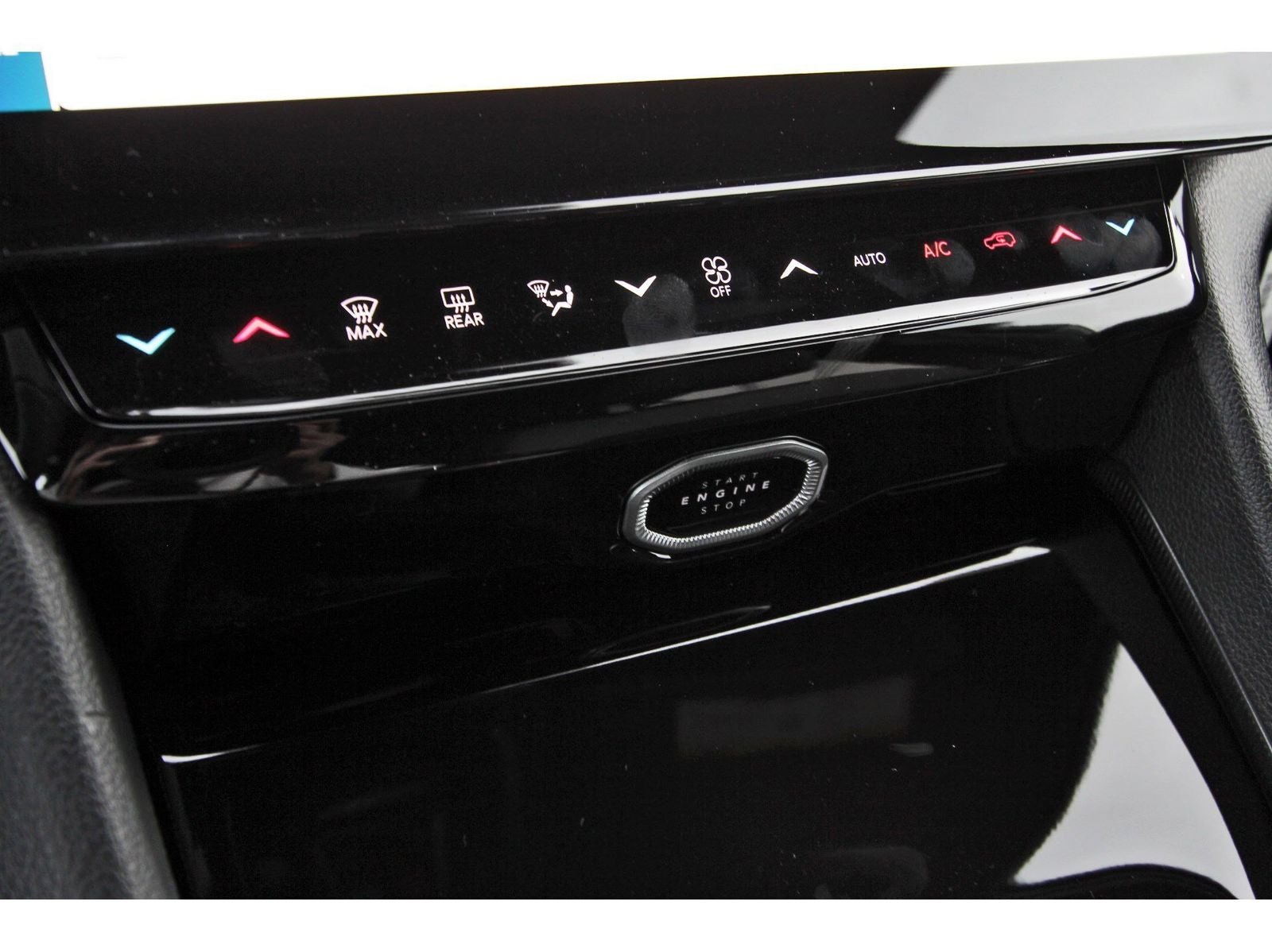 2026 Jeep Grand Cherokee Laredo Altitude 4x2