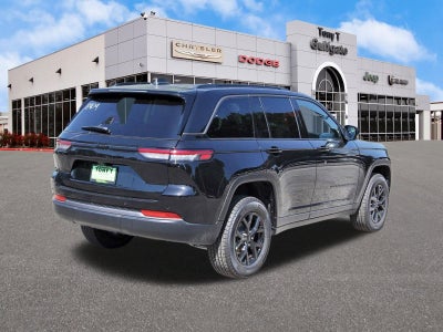 2026 Jeep Grand Cherokee Laredo Altitude 4x2