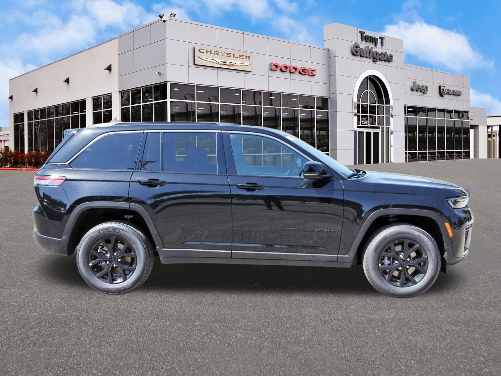 2026 Jeep Grand Cherokee Laredo Altitude 4x2