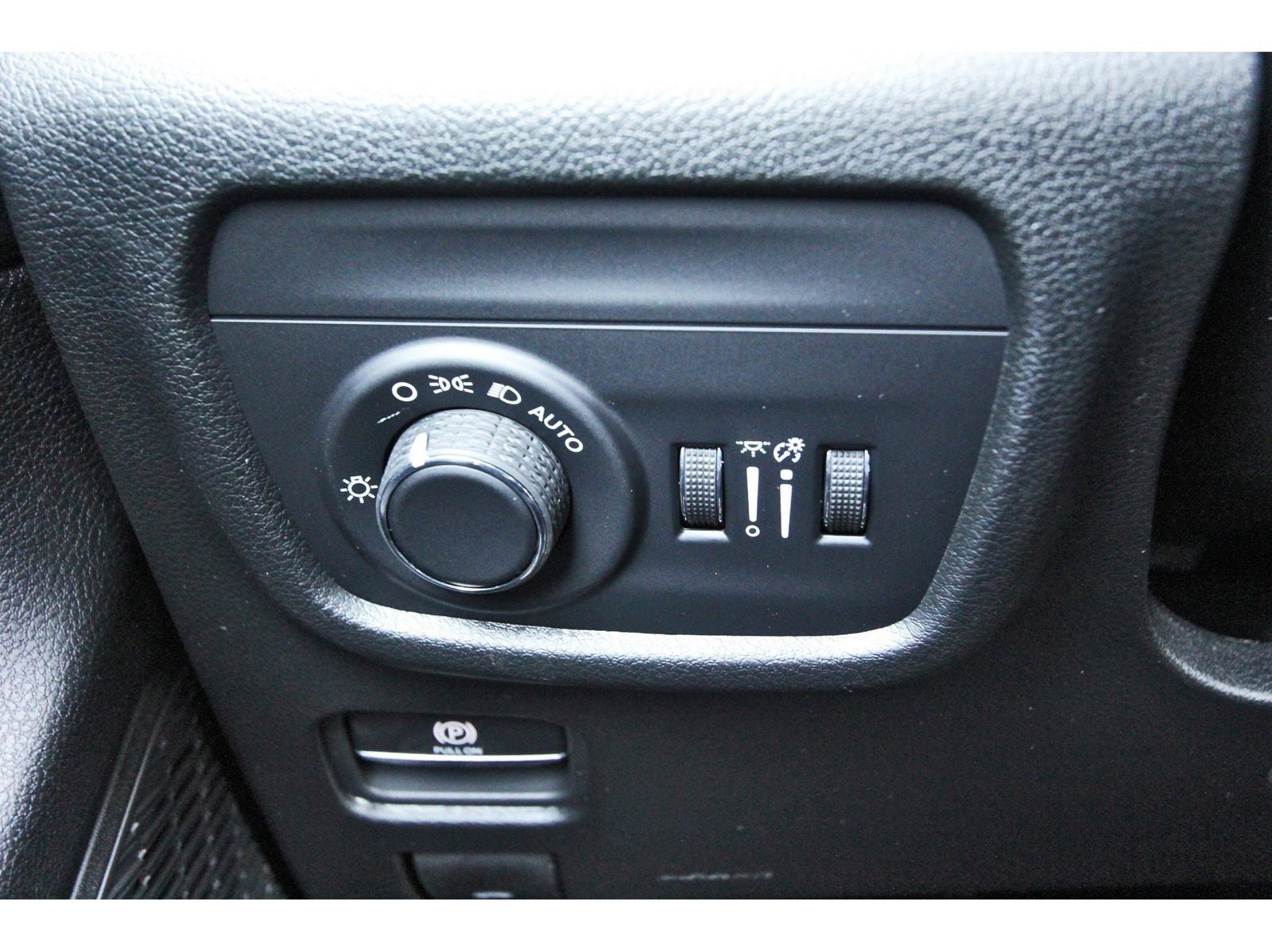 2026 Jeep Grand Cherokee Laredo Altitude 4x2