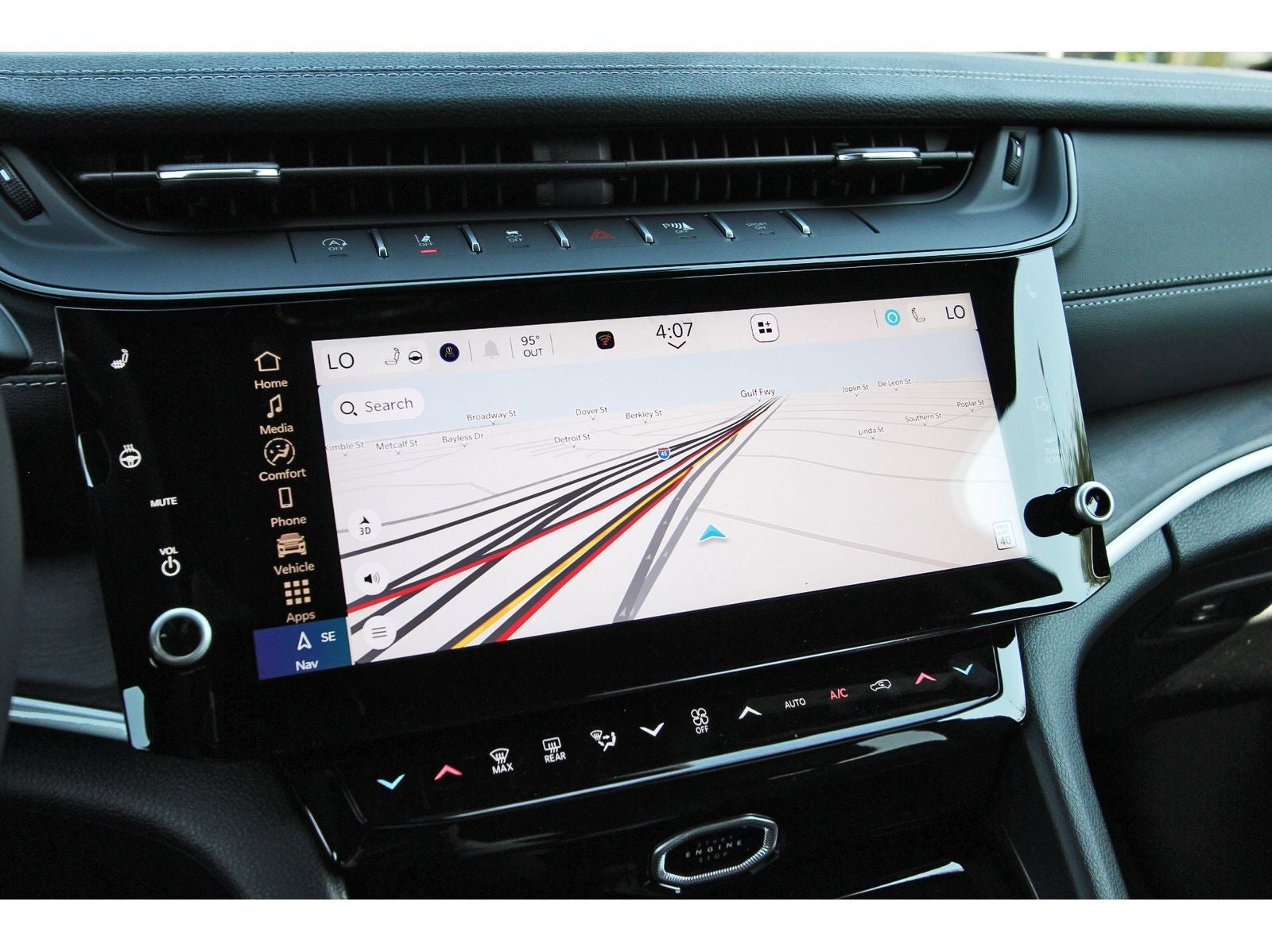 2026 Jeep Grand Cherokee Laredo Altitude 4x2