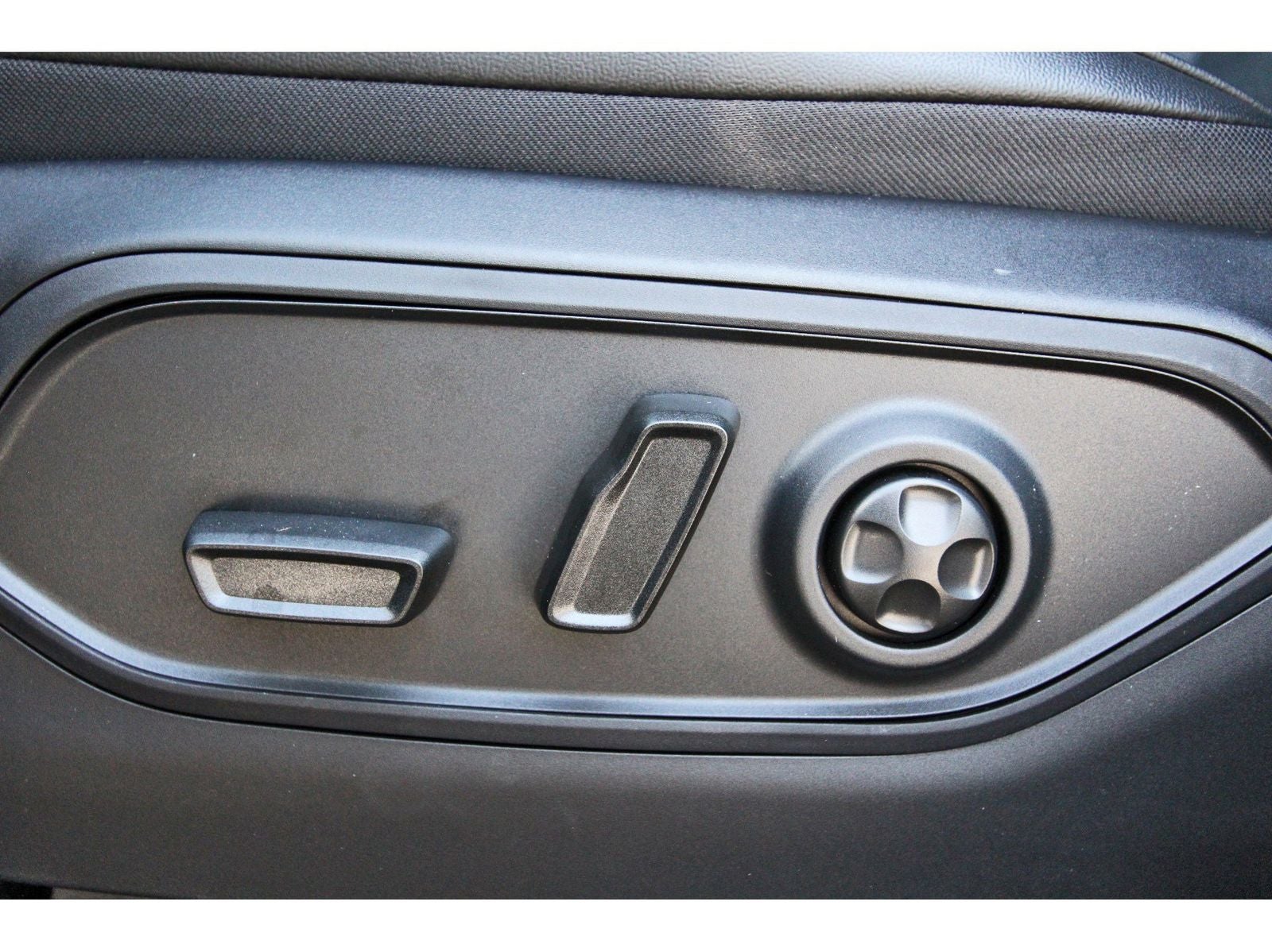 2026 Jeep Grand Cherokee Laredo Altitude 4x2