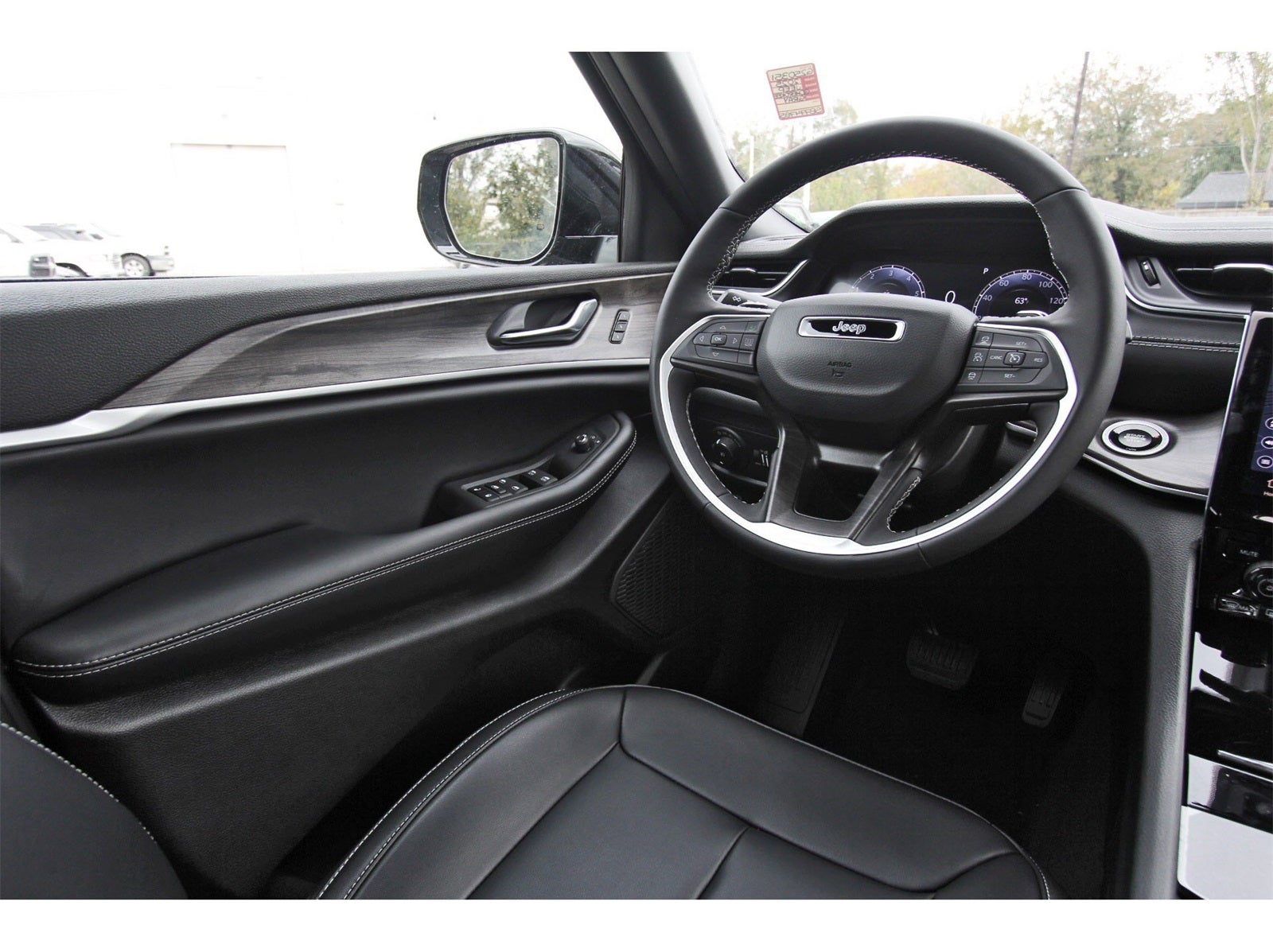 2025 Jeep Grand Cherokee Limited 4x2