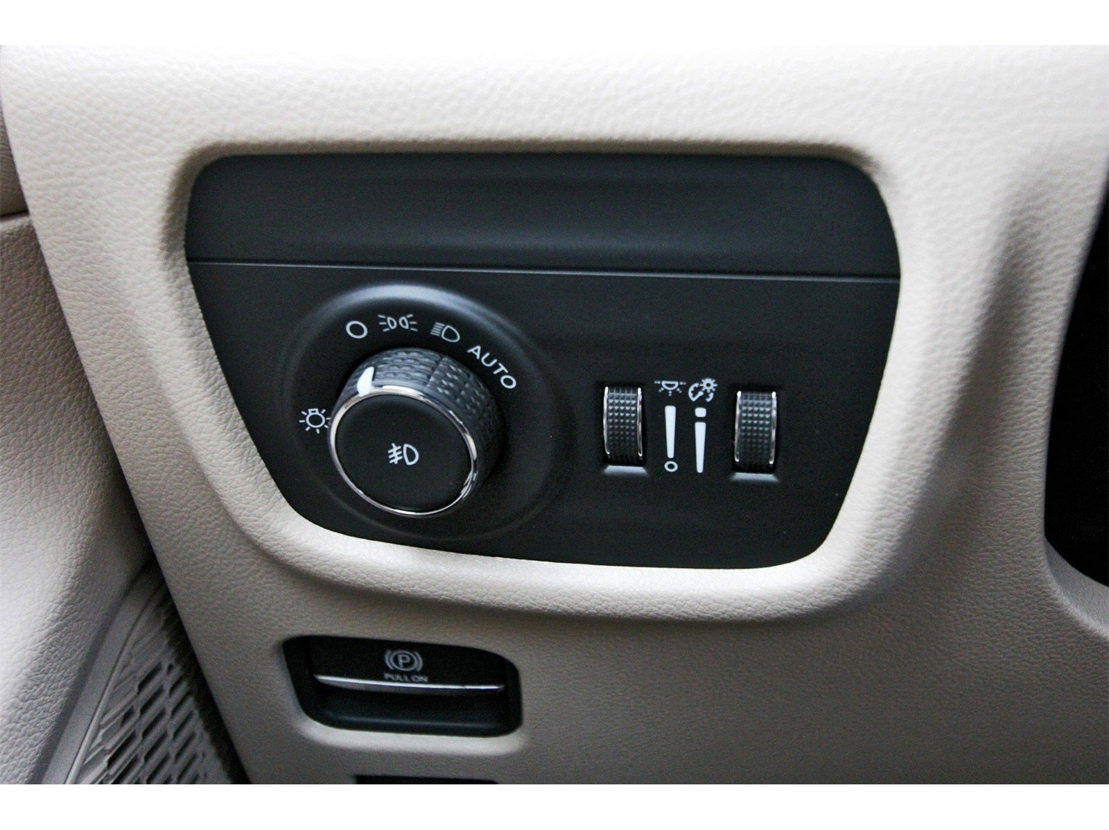 2025 Jeep Grand Cherokee Limited 4x2