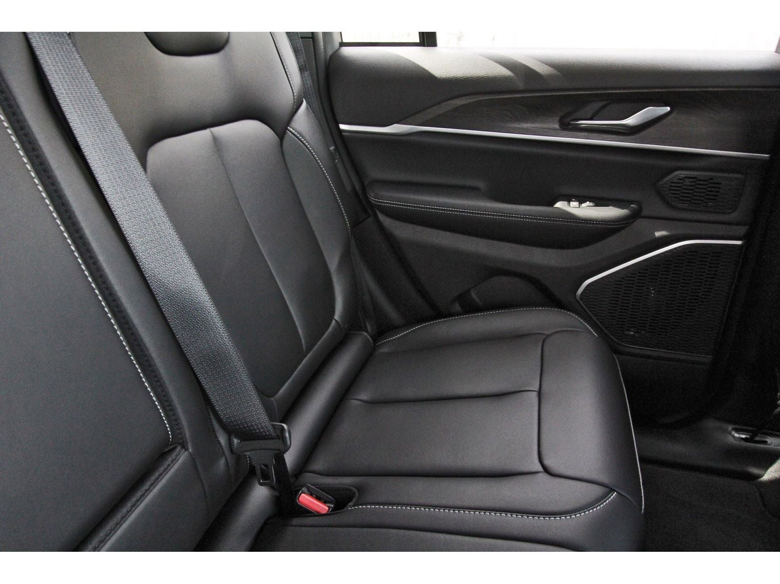 2026 Jeep Grand Cherokee Limited 4x2