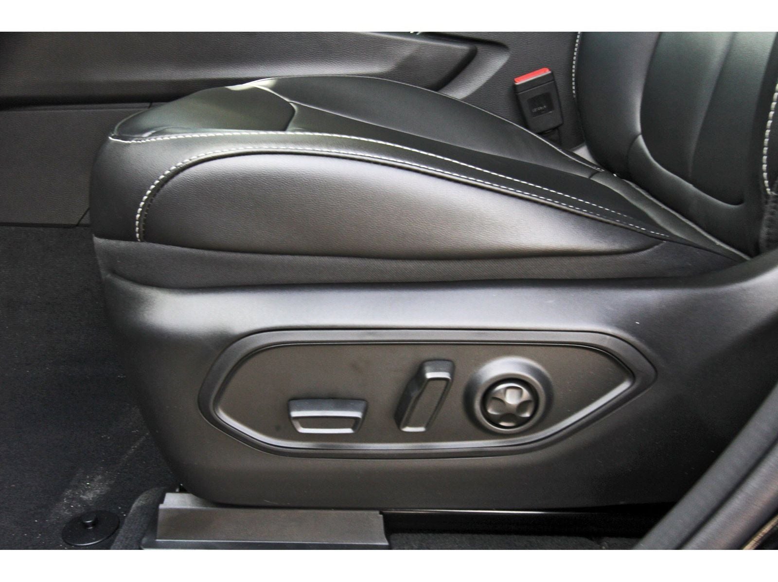 2026 Jeep Grand Cherokee Limited 4x2