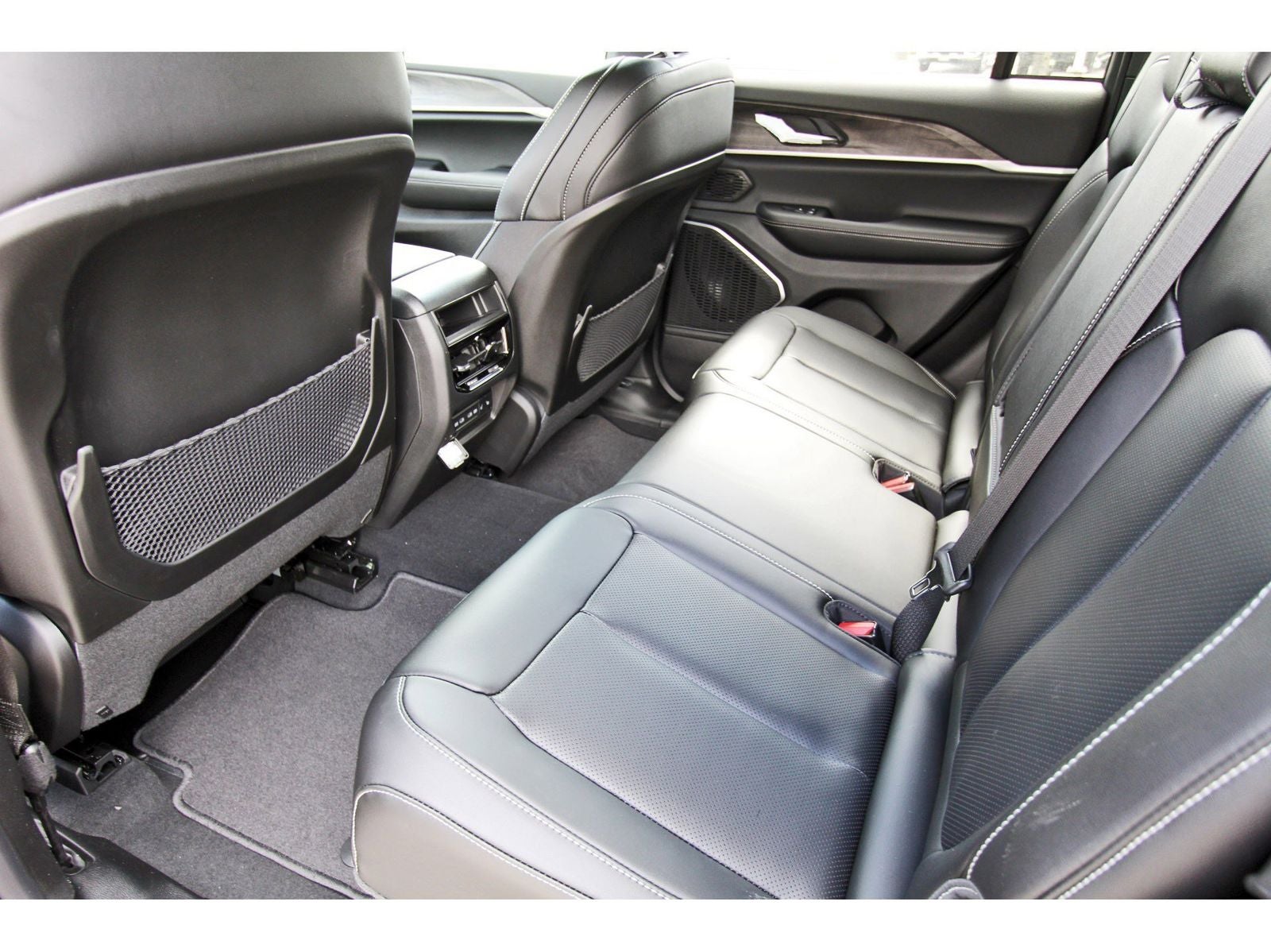 2026 Jeep Grand Cherokee Limited 4x2