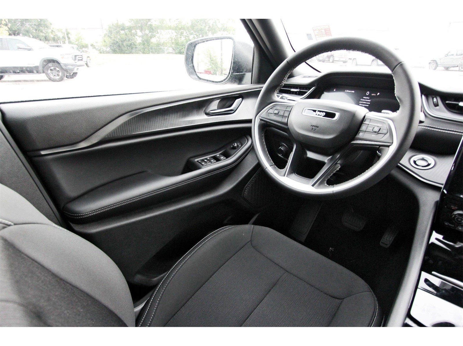 2025 Jeep Grand Cherokee L Laredo X 4x2