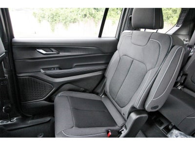 2025 Jeep Grand Cherokee L Laredo X 4x2