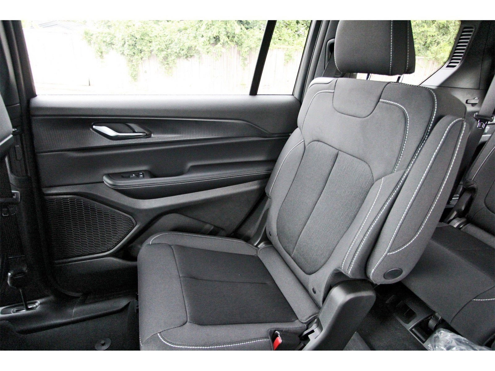 2025 Jeep Grand Cherokee L Laredo X 4x2