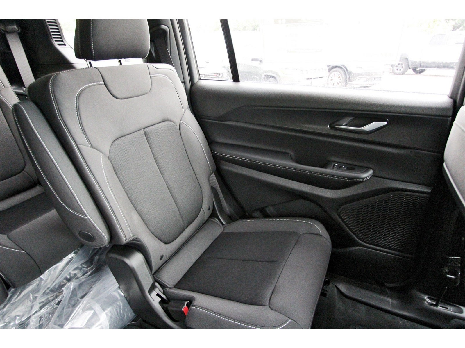 2025 Jeep Grand Cherokee L Laredo X 4x2