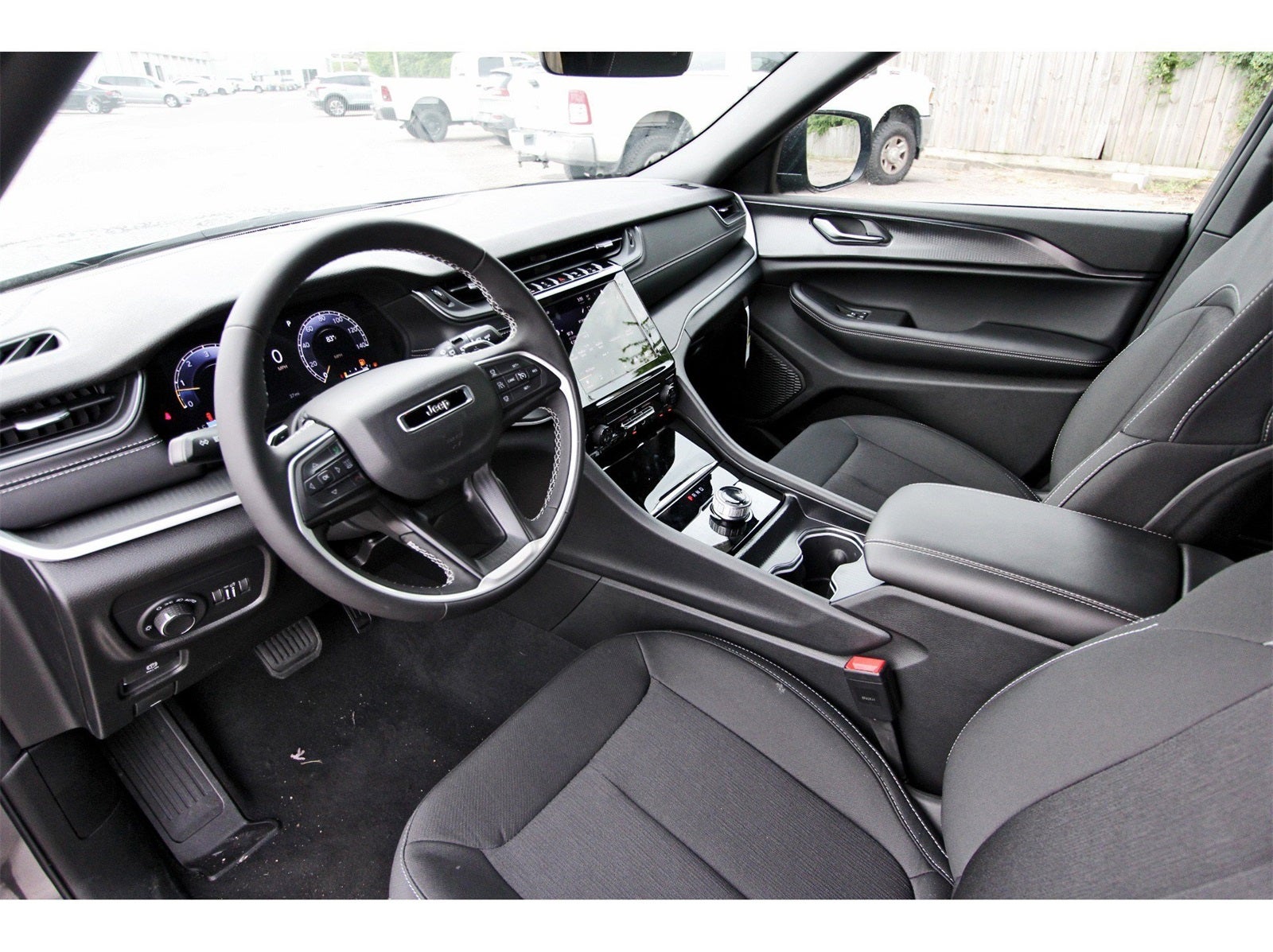 2025 Jeep Grand Cherokee L Laredo X 4x2