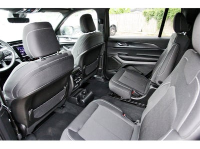 2025 Jeep Grand Cherokee L Laredo X 4x2