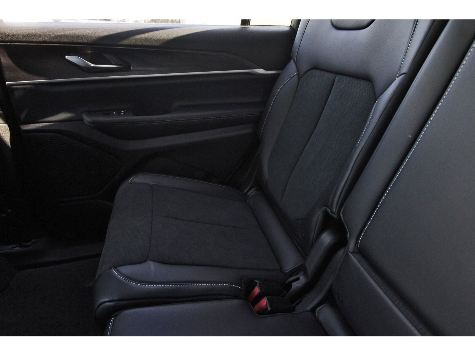 2026 Jeep Grand Cherokee L Laredo Altitude 4x2