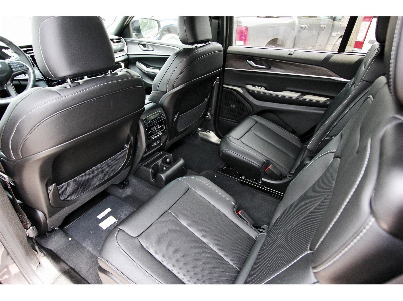 2025 Jeep Grand Cherokee L Limited 4x2