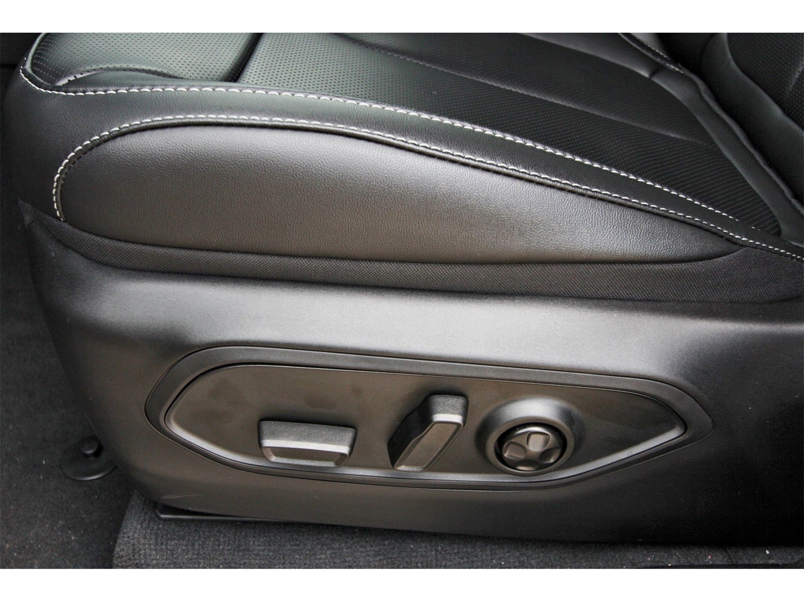 2025 Jeep Grand Cherokee L Limited 4x2