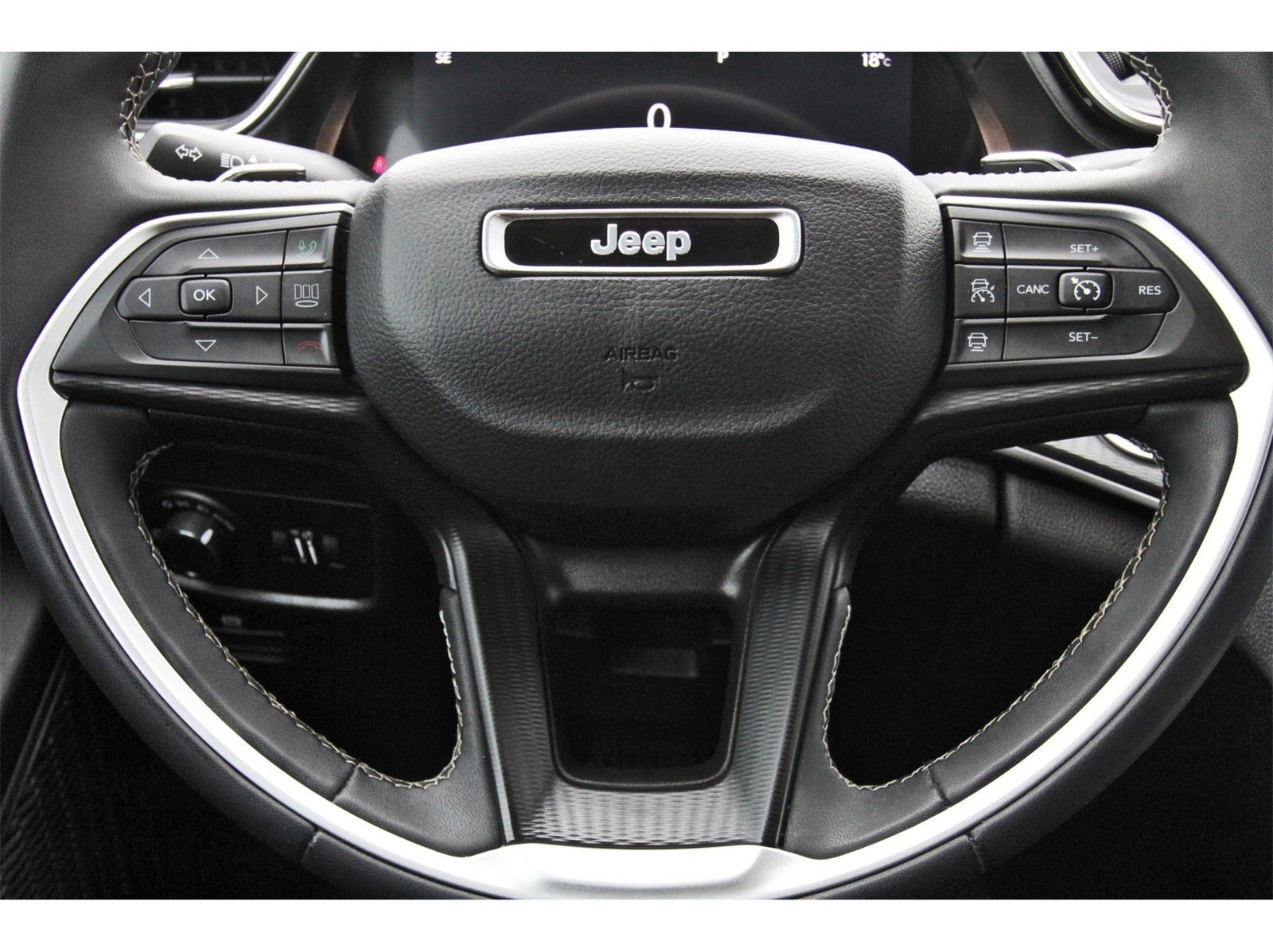 2023 Jeep Grand Cherokee L Laredo