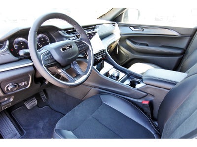 2025 Jeep Grand Cherokee L Altitude X 4x4