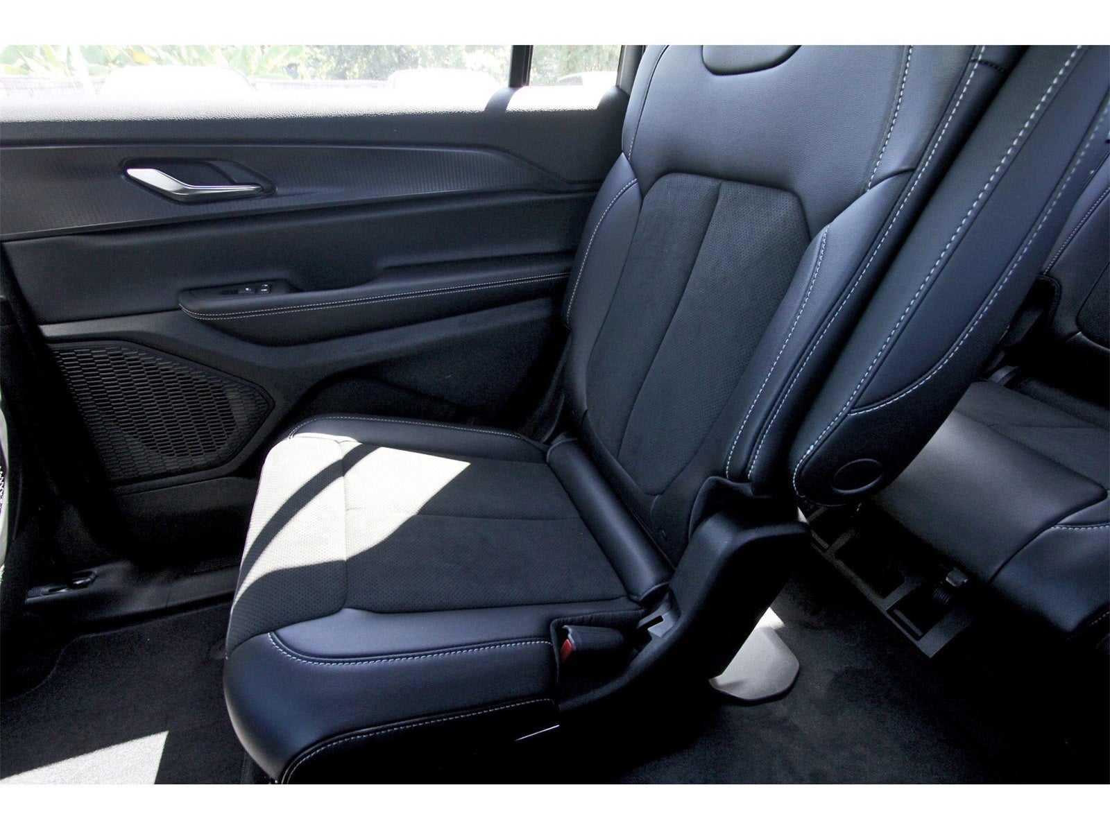 2025 Jeep Grand Cherokee L Altitude X 4x4