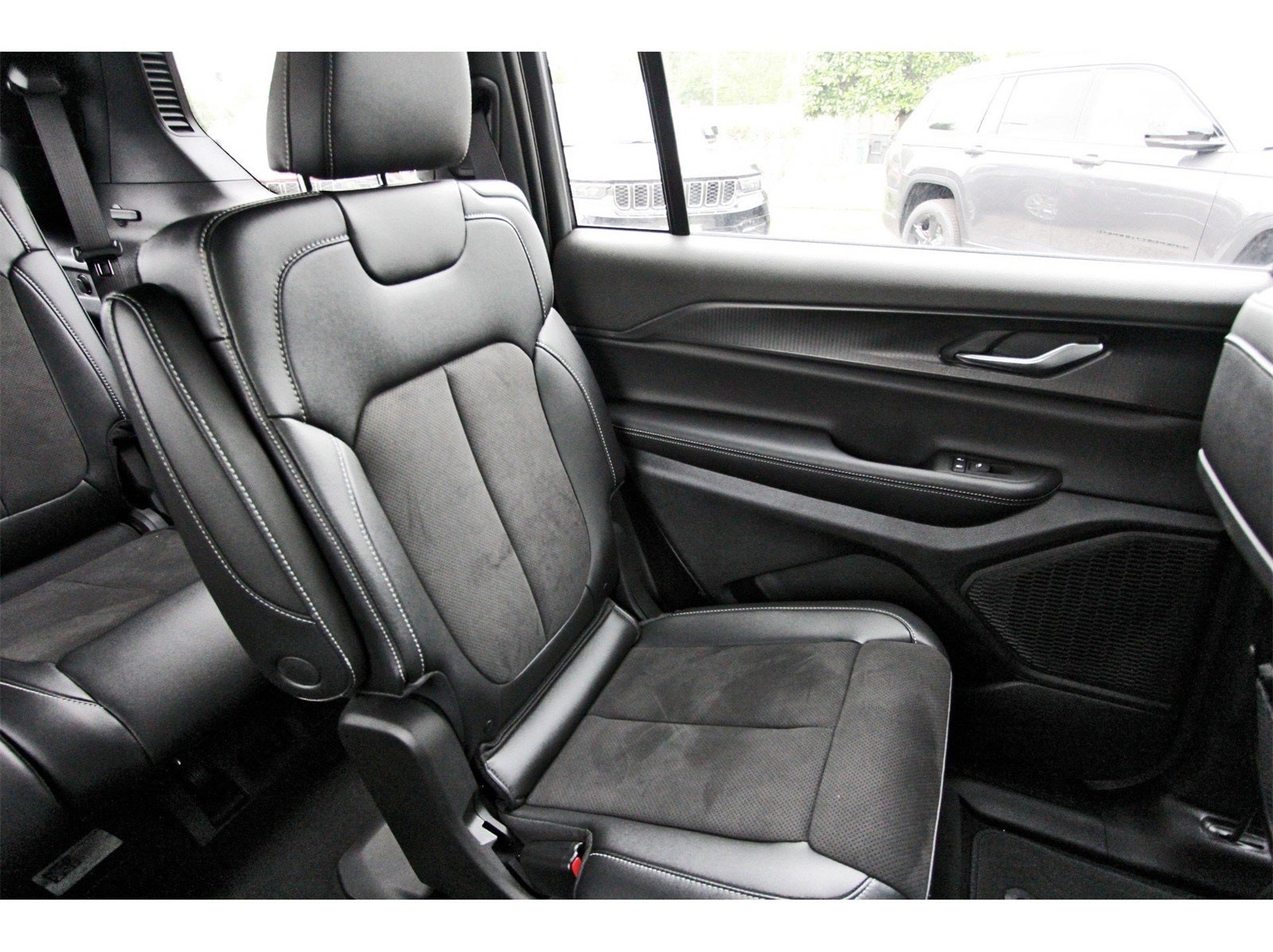 2024 Jeep Grand Cherokee L Altitude X 4x4