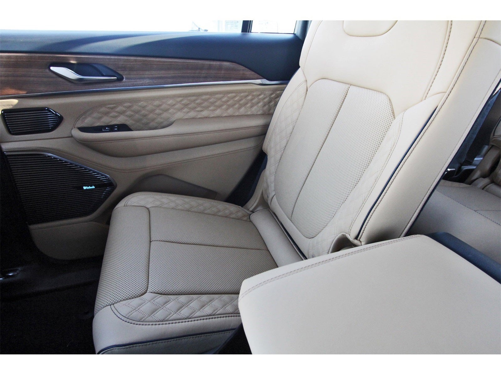 2025 Jeep Grand Cherokee L Summit Reserve 4x4