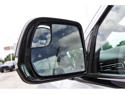 2024 Jeep Wagoneer Base