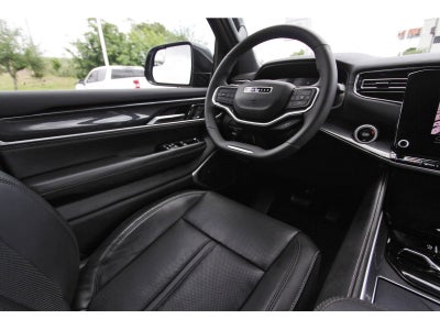 2024 Jeep Wagoneer Base