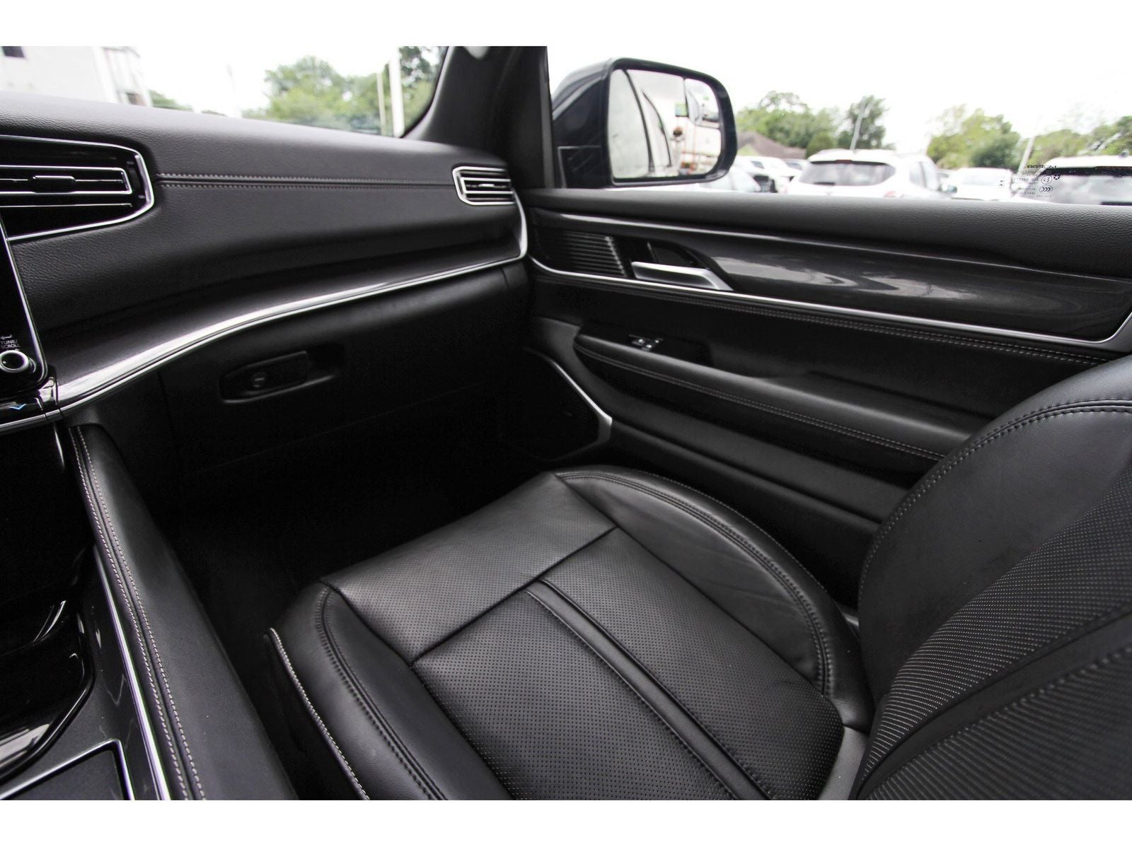 2024 Jeep Wagoneer Base