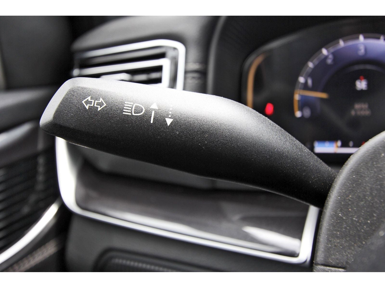 2024 Jeep Wagoneer Base