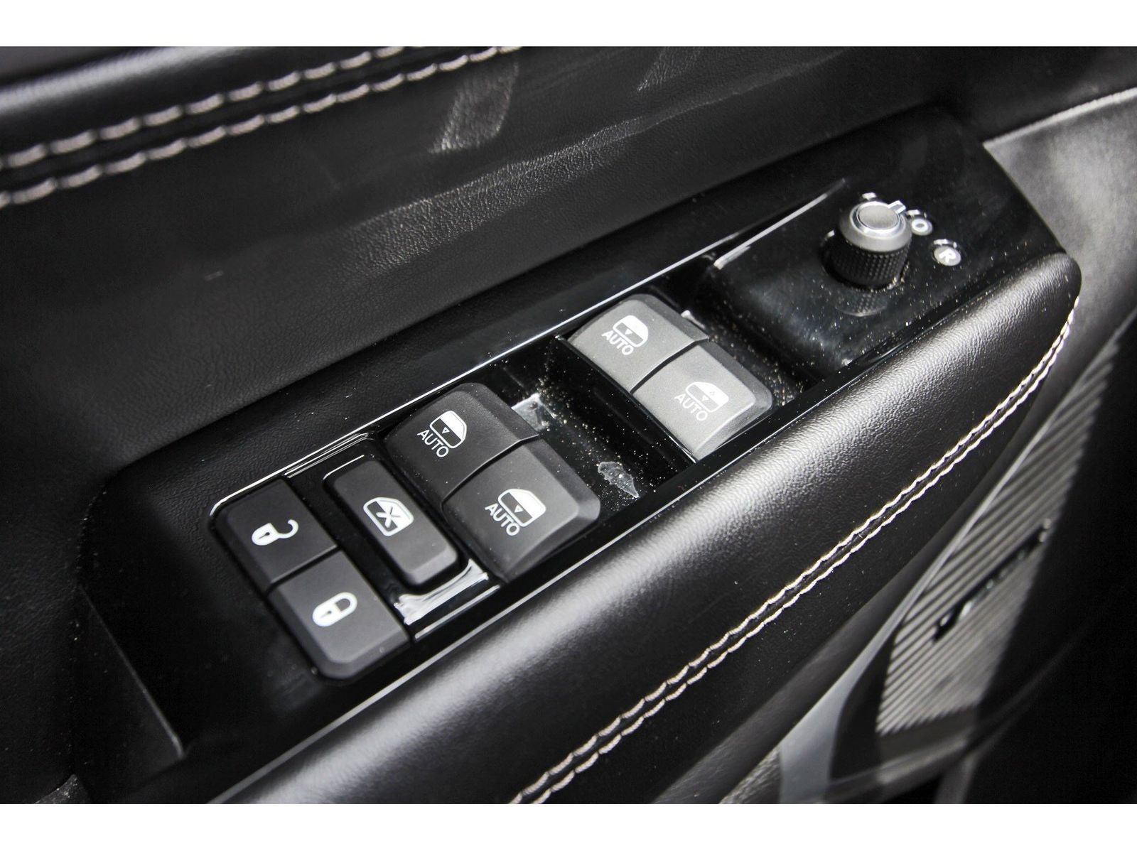 2024 Jeep Wagoneer Base