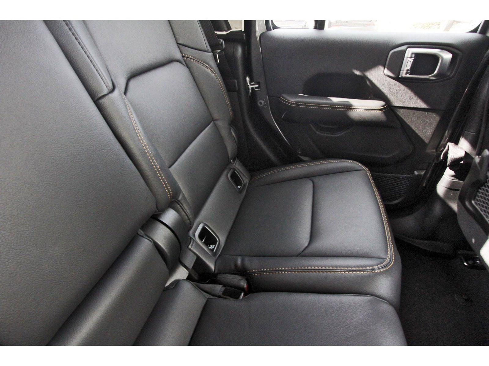 2026 Jeep Gladiator Sahara 4x4