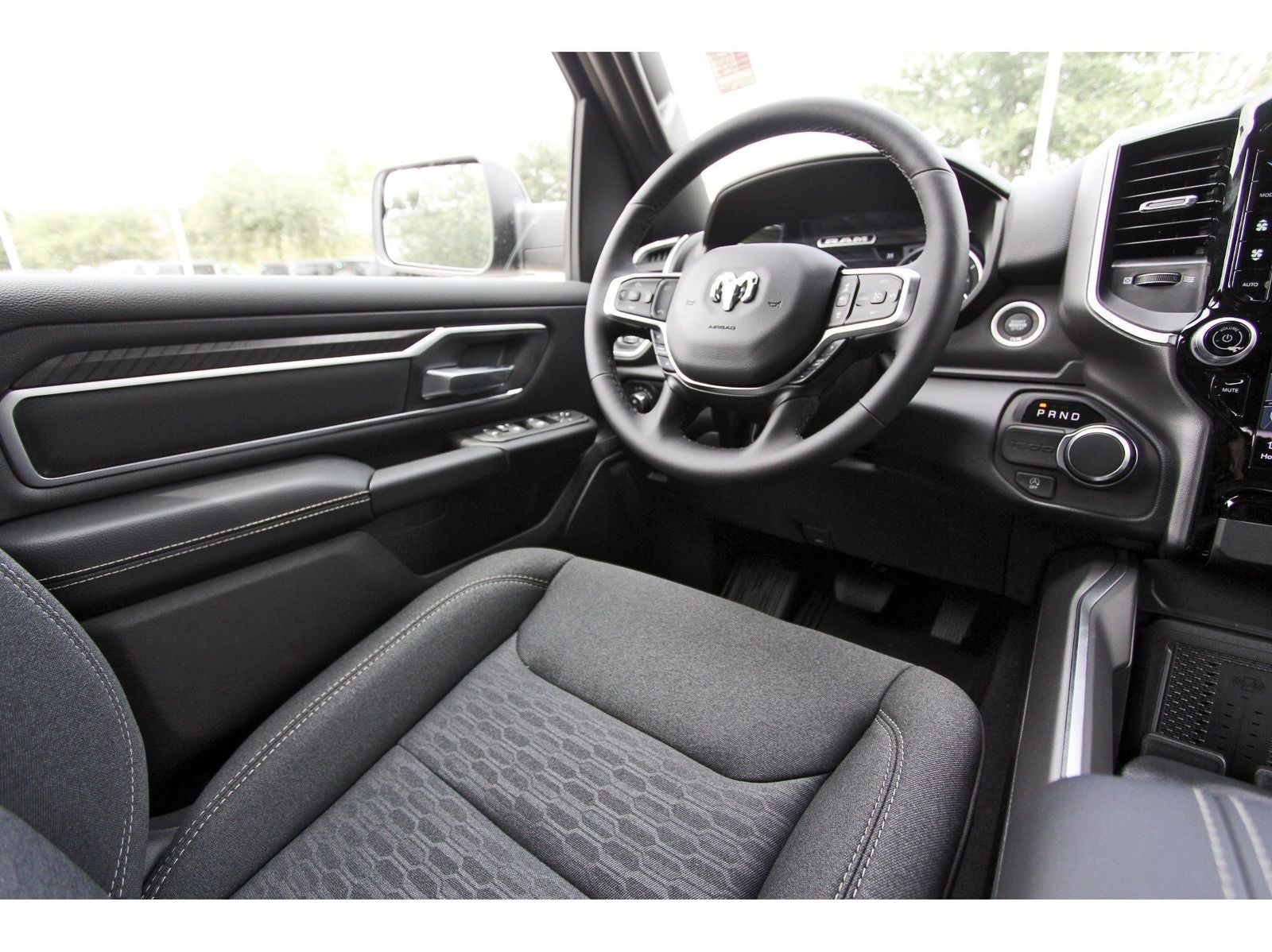 2026 RAM 1500 Big Horn/Lone Star Lone Star 4x2 Crew Cab 5'7" Box