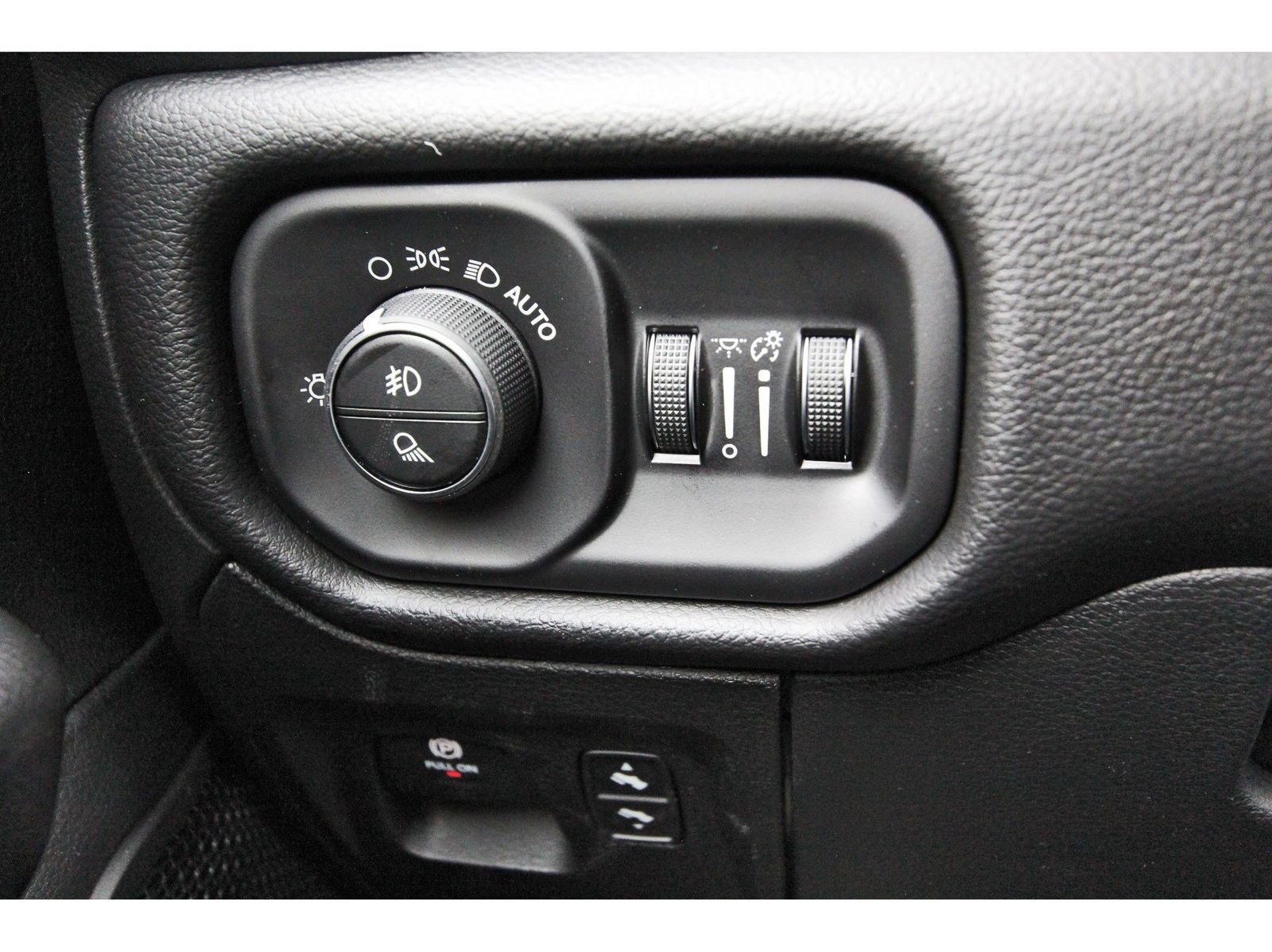 2026 RAM 1500 Big Horn/Lone Star Lone Star 4x2 Crew Cab 5'7" Box