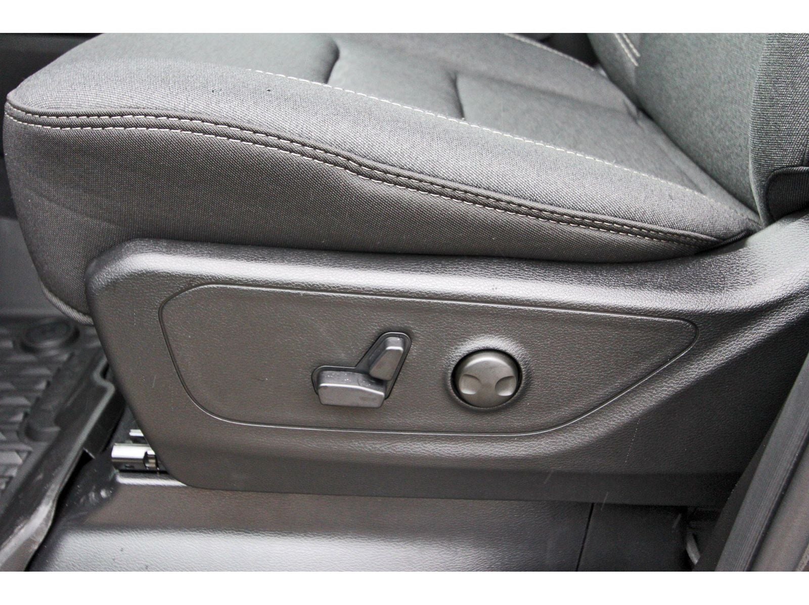 2026 RAM 1500 Big Horn/Lone Star Lone Star 4x2 Crew Cab 5'7" Box