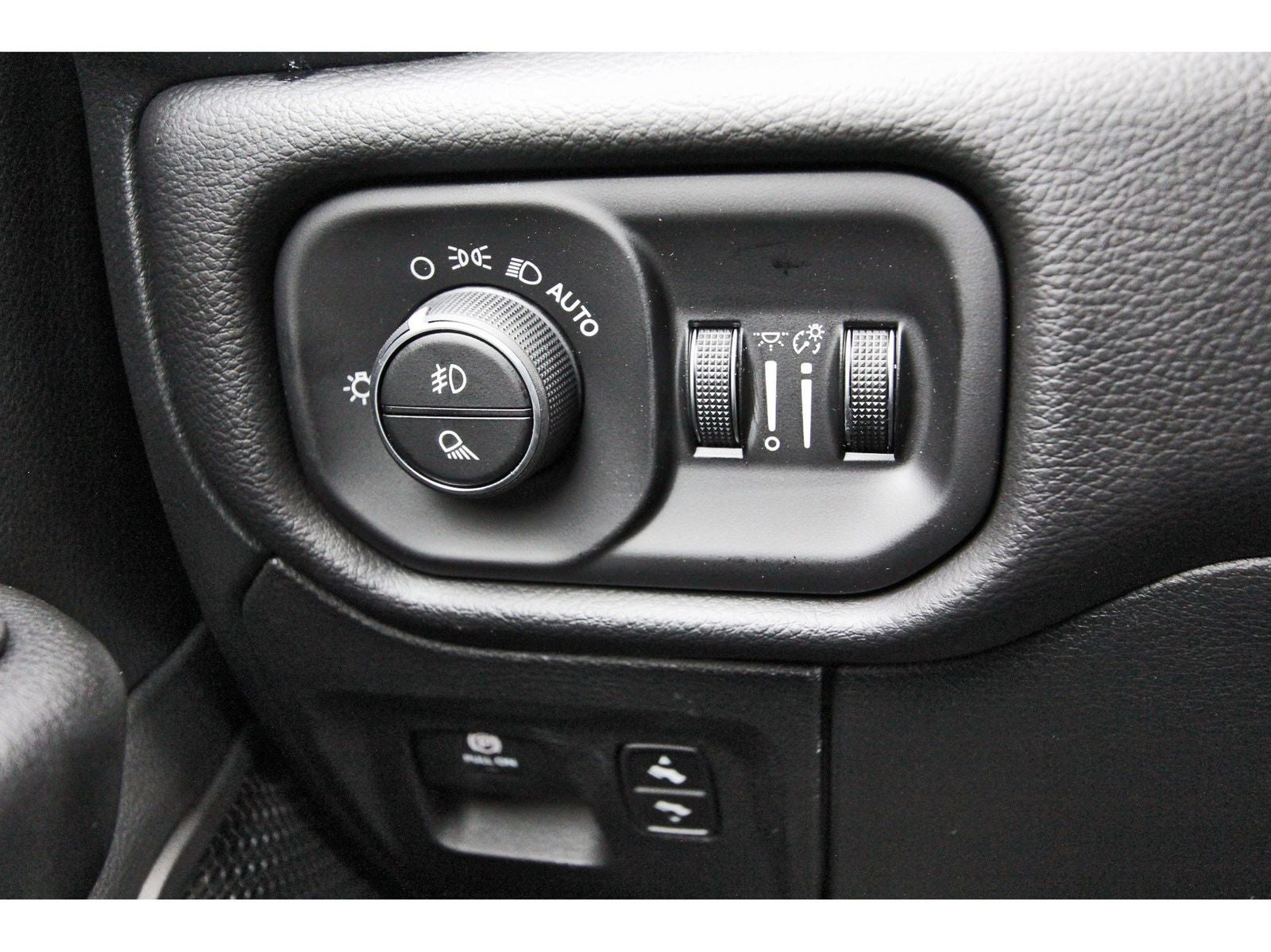 2026 RAM 1500 Big Horn/Lone Star Lone Star 4x2 Crew Cab 5'7" Box