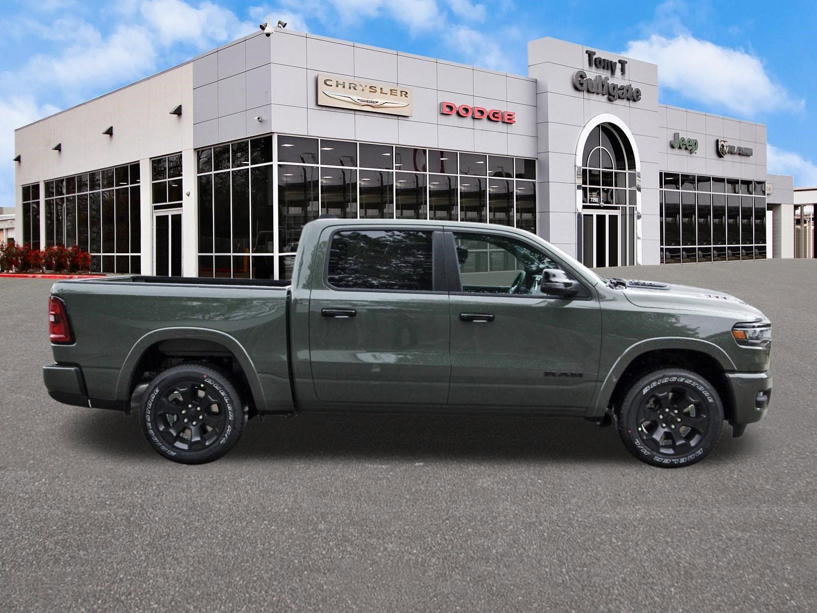 2026 RAM 1500 Big Horn/Lone Star Lone Star 4x4 Crew Cab 5'7" Box