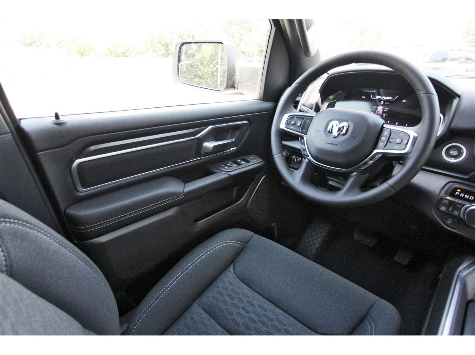 2026 RAM 1500 Big Horn/Lone Star Lone Star 4x4 Crew Cab 5'7" Box