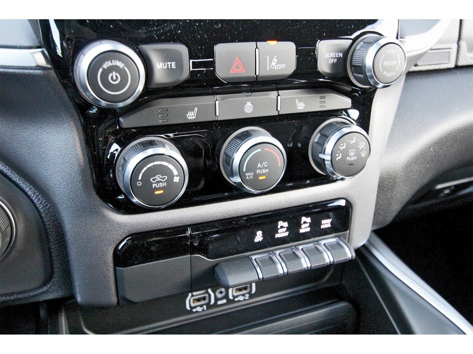 2026 RAM 1500 Big Horn/Lone Star Lone Star 4x4 Crew Cab 5'7" Box