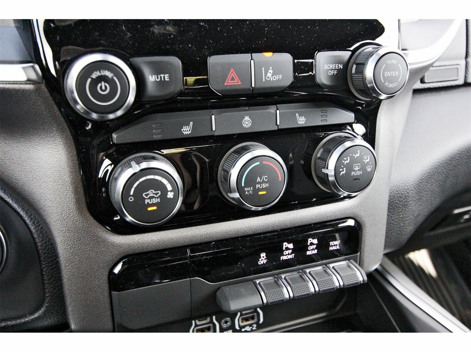 2026 RAM 1500 Big Horn/Lone Star Lone Star 4x4 Crew Cab 5'7" Box