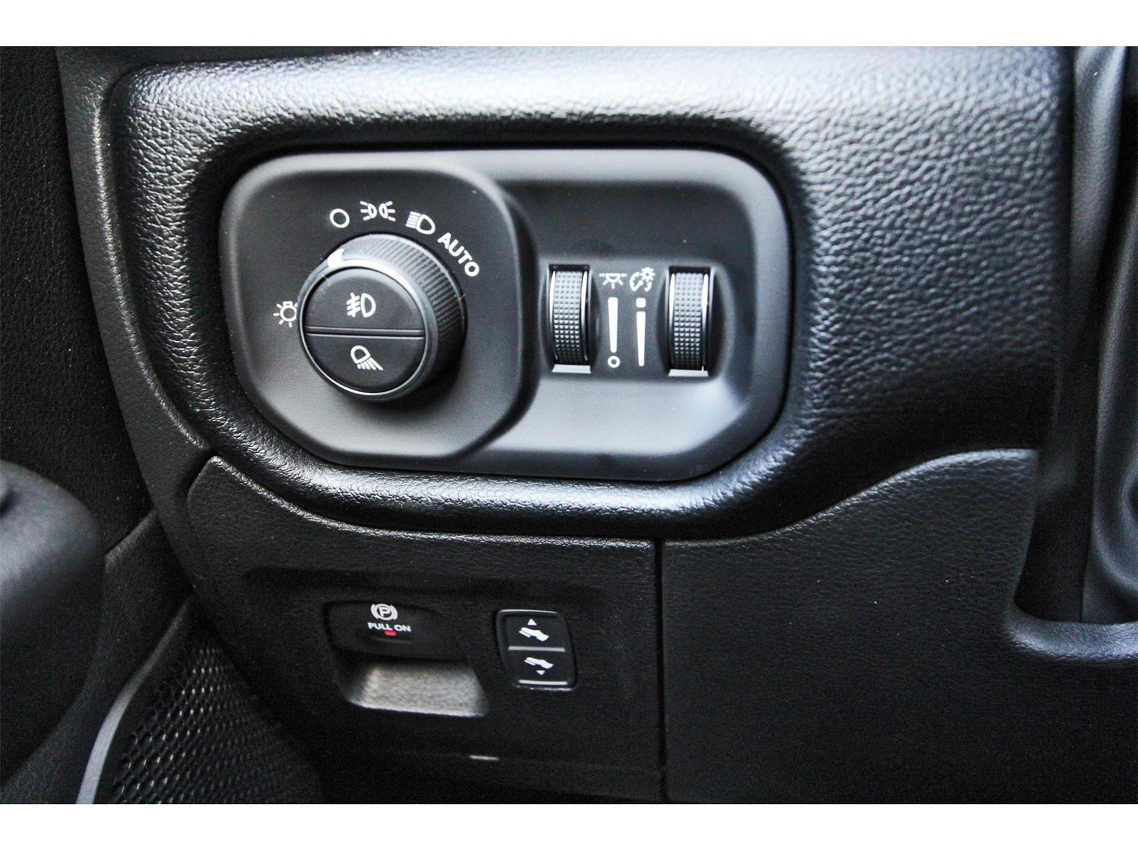 2026 RAM 1500 Big Horn/Lone Star Lone Star 4x4 Crew Cab 5'7" Box