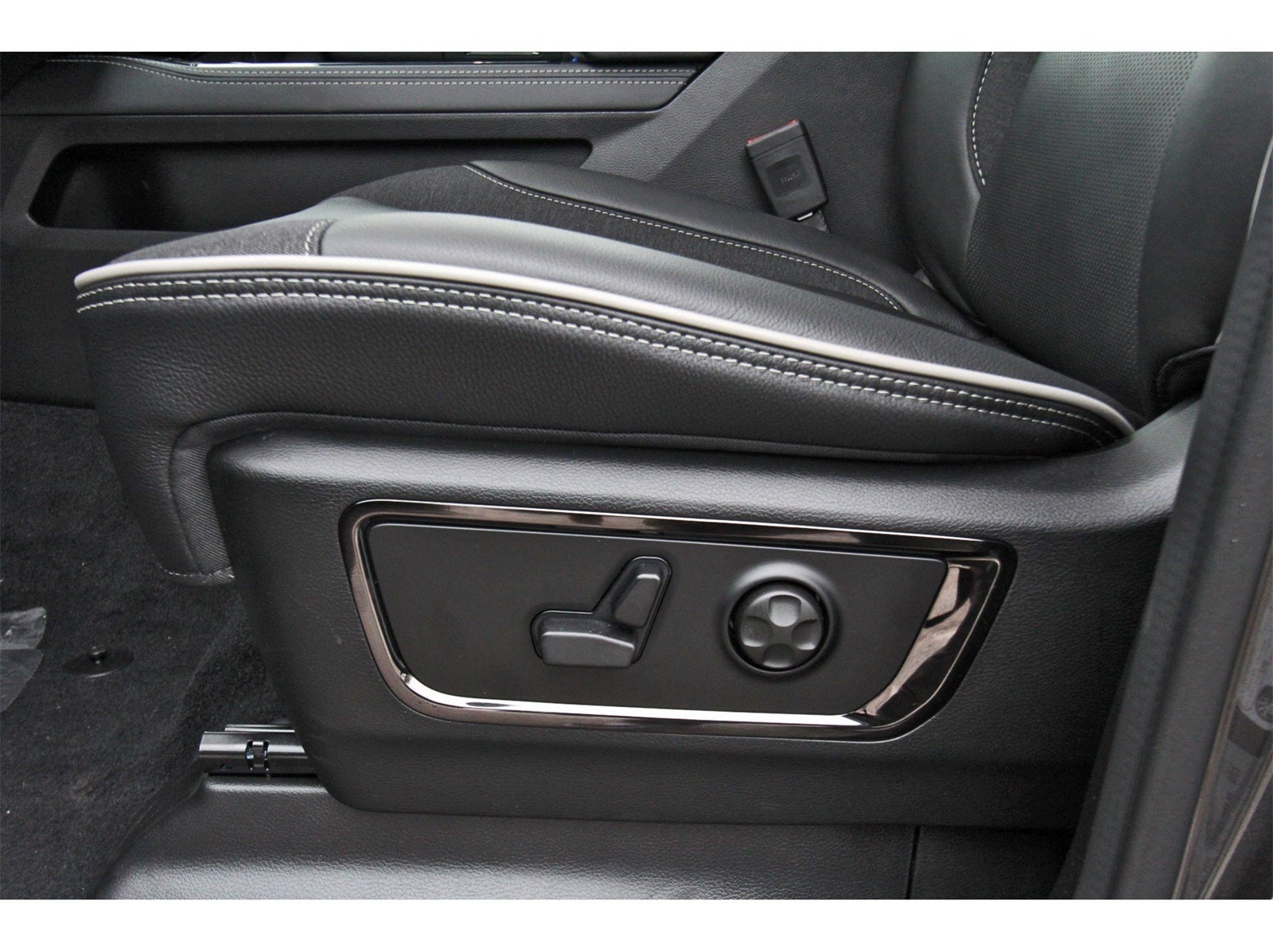 2026 RAM 1500 Limited 4x4 Crew Cab 5'7" Box