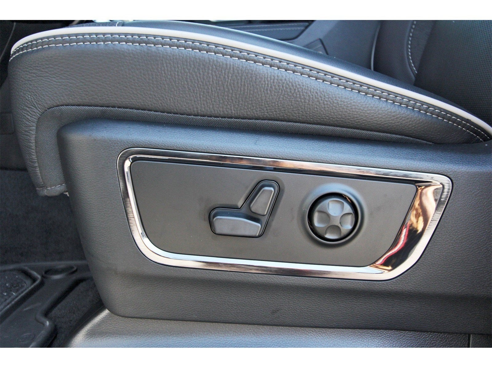 2026 RAM 1500 Limited 4x4 Crew Cab 5'7" Box