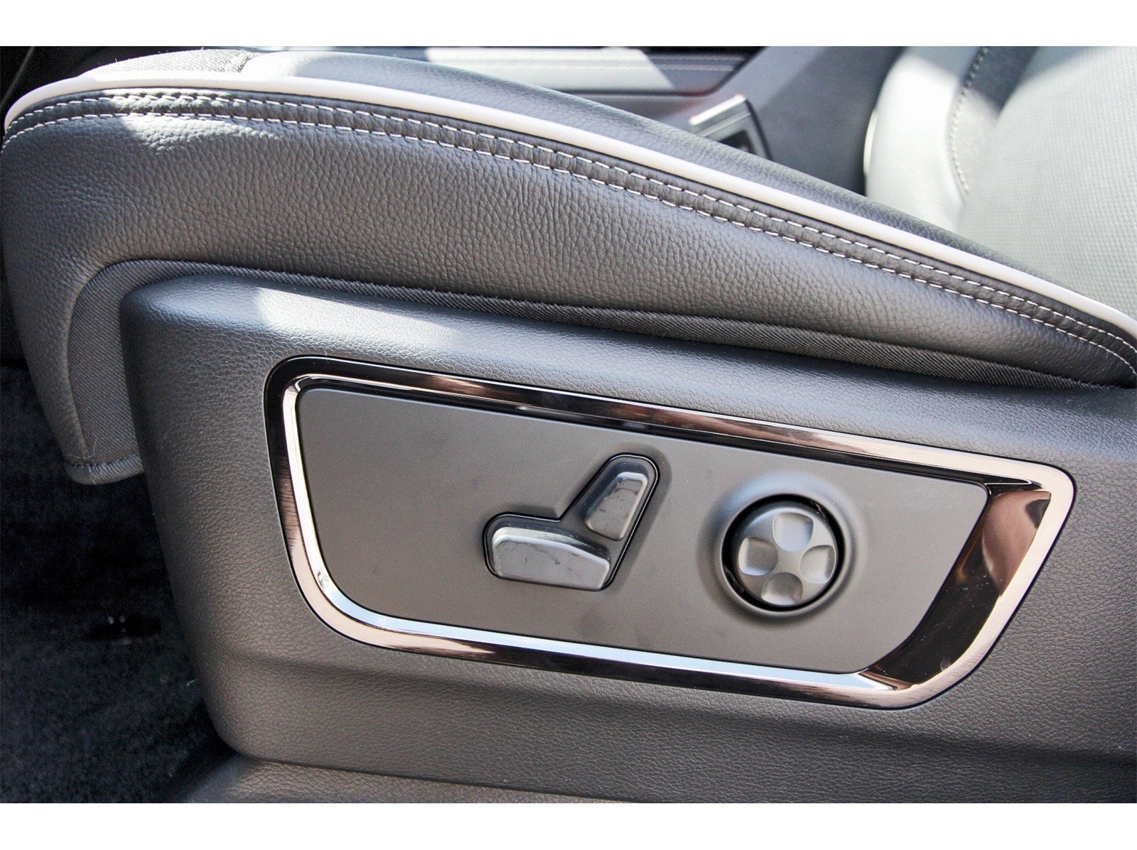 2026 RAM 1500 Limited 4x4 Crew Cab 5'7" Box