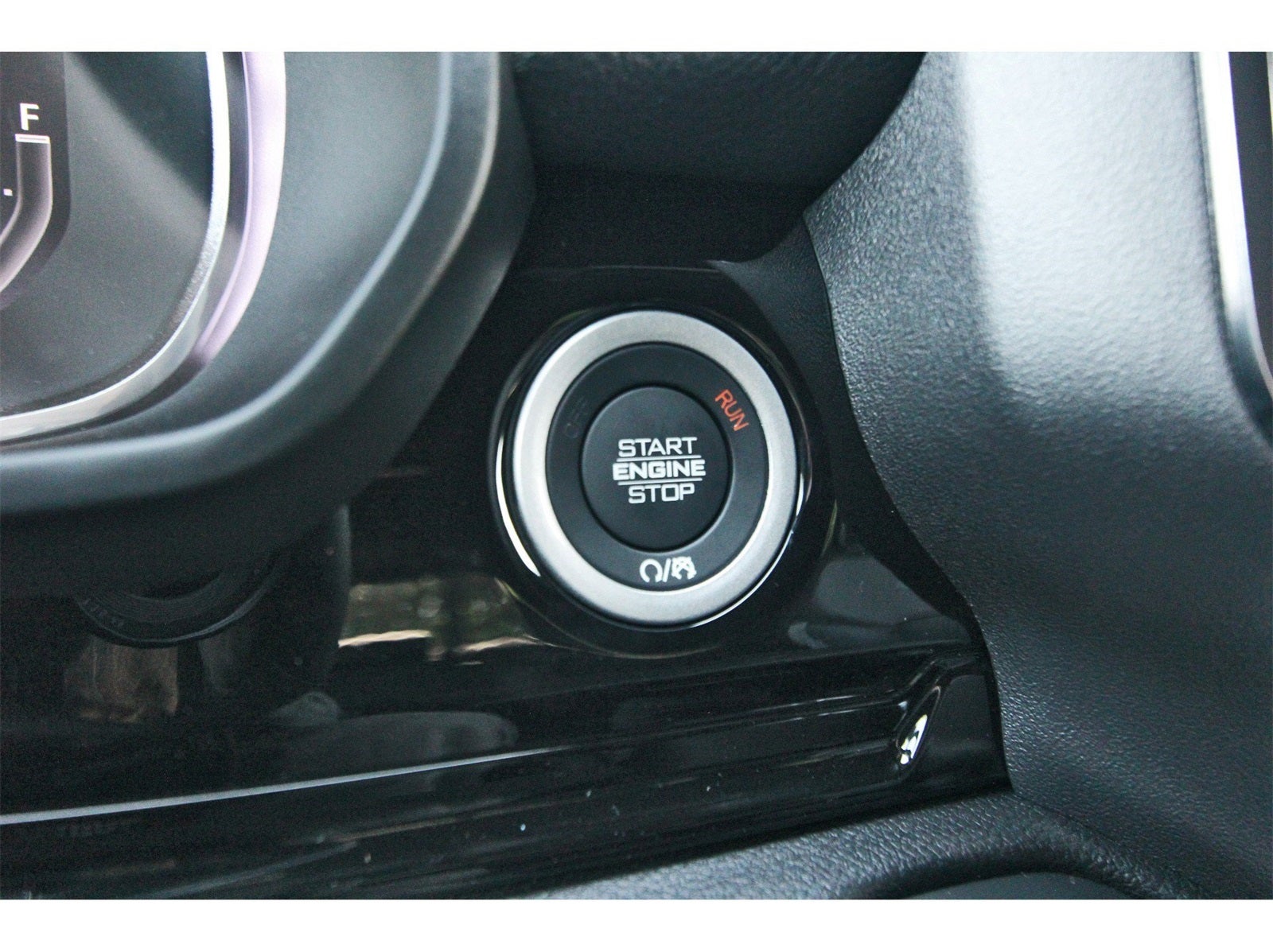 2026 RAM 1500 Laramie 4x4 Crew Cab 5'7" Box