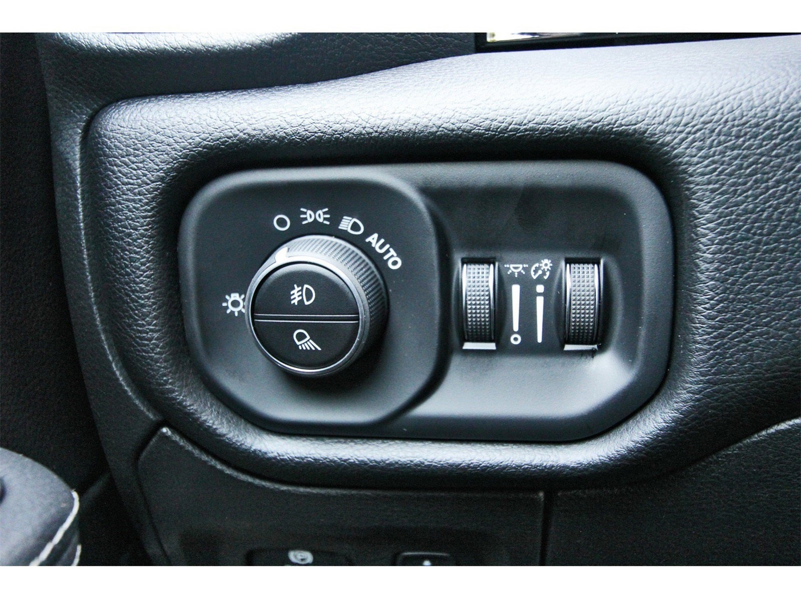 2026 RAM 1500 Laramie 4x4 Crew Cab 5'7" Box