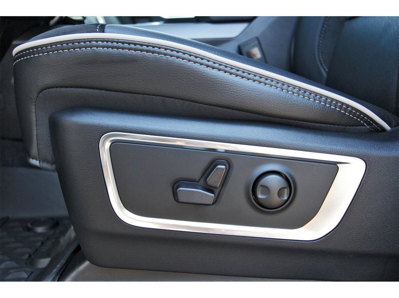 2026 RAM 1500 Laramie 4x4 Crew Cab 5'7" Box